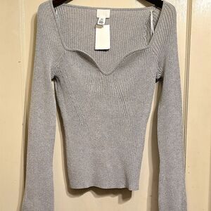 H&M Light Gray Ribbed Sweater Sweetheart Neck Flare Sleeve Top Size XL Slim Fit